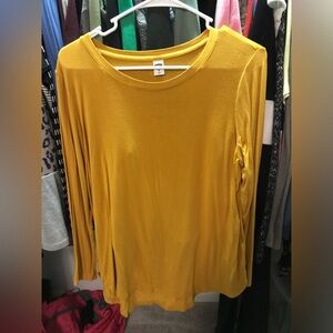 Old Navy T-Shirt